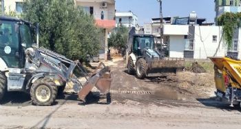 Akdeniz Belediyesi, su baskınlarından etkilenen vatandaşların yardımına koştu