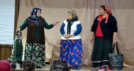 ARSLANKÖYLÜ KADINLAR HOPA'DA