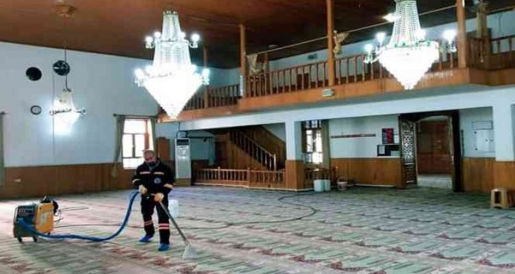 Akdeniz'de ibadethaneler aralıksız temizleniyor