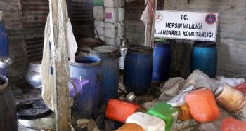 Tarsus'ta 2 bin 650 litre kaçak içki ele geçirildi