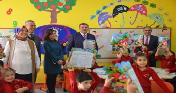 402 BİN ÖĞRENCİ MERSİN’DE KARNE COŞKUSUNU YAŞADI