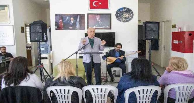 Emekli Evi üyelerine Aşık Veysel ve Karacaoğlan'ın hayatı anlatıldı