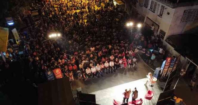 Tarsus'ta 'Tiyatro Akşamları' sürüyor