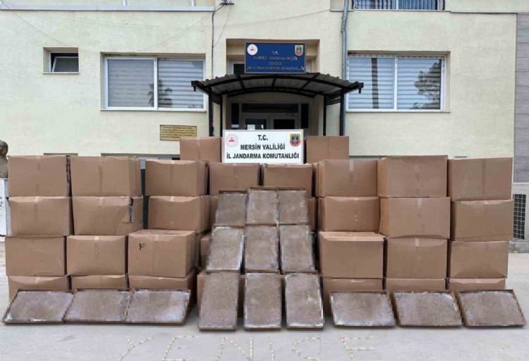 Mersin’de 2 milyon kaçak makaron ele geçirildi