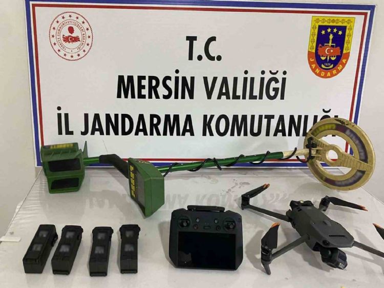 Mersin’de kaçak kazı yapan 2 şüpheli suçüstü yakalandı