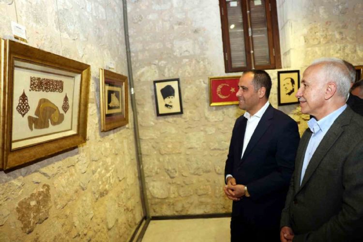 Mersin’de 90 eserlik ‘Geleneksel Türk İslam Sanatı Eserleri Sergisi’ sanatseverlerin beğenisine sunuldu