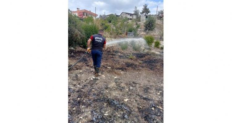 Bahçesindeki yangını söndürürken kalp krizi geçirdi, hayatını kaybetti