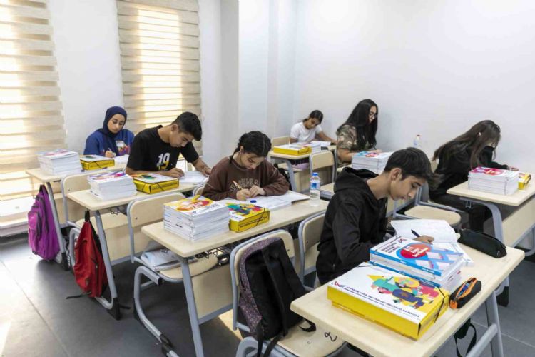 Mersin’de YKS’ye girecek öğrencilere uzman desteği