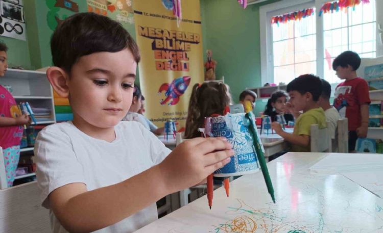 Mersin’de minikler ‘Bilişim Haftası’nda teknolojiyle buluştu