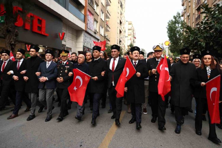 Mersin’in kurtuluş coşkusu ‘Zafer Yürüyüşü’ ile taçlandı