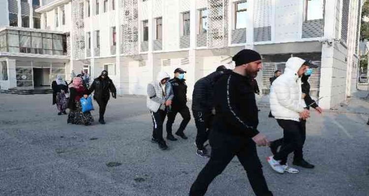 Mersin'deki asayiş operasyonunda 13 şüpheli tutuklandı
