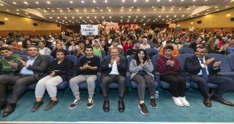 Başkan Seçer, YKS bilgi yarışmasına katıldı