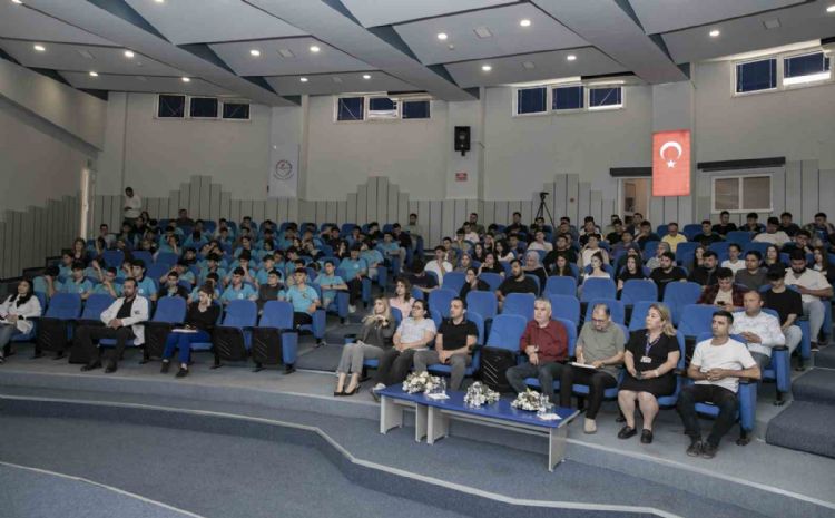 Mersin’de ‘Yeşil Dönüşüm’ paneli düzenlendi