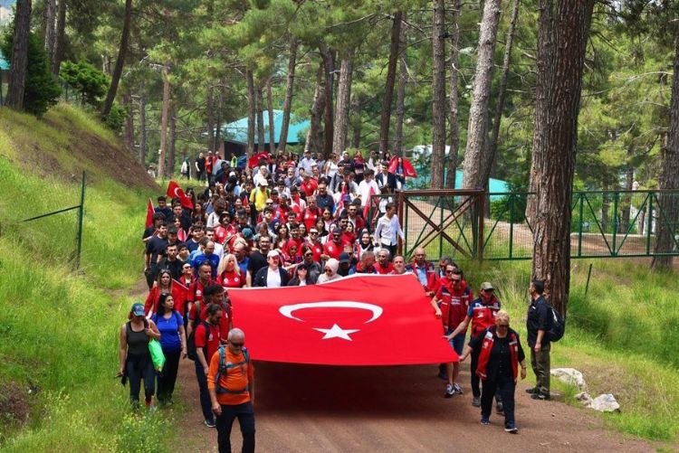 Vali Pehlivan, ‘Doğada Gençlik Yürüyüşü’ne katıldı