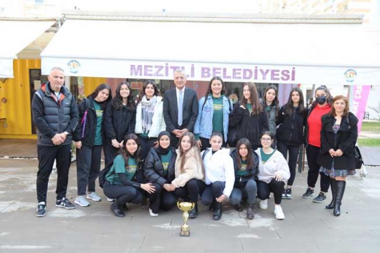 Şampiyon Hentbolculardan Başkan Tarhan’a Ziyaret
