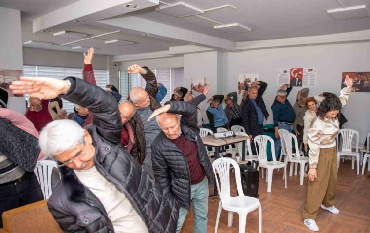 Mersin’de emekliler kansere karşı bilgilendirildi