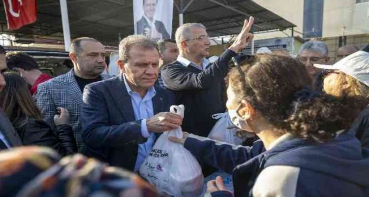 Seçer Mezitli'de esnaf ve vatandaşlarla bir araya geldi