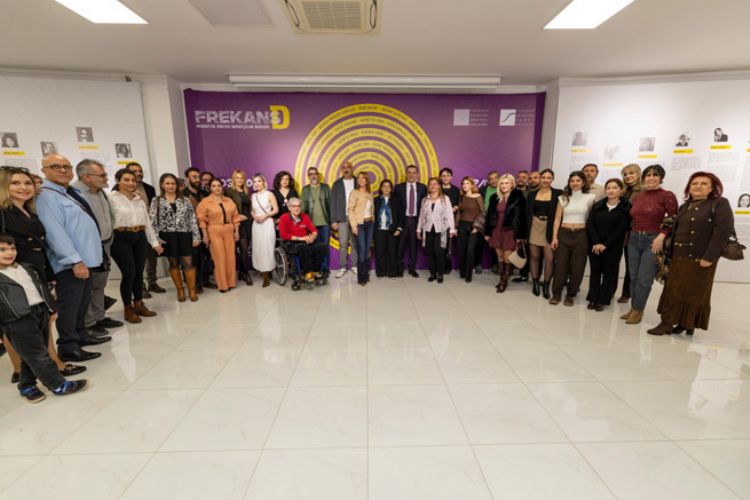  ‘Frekans D’ Sergisi sanatseverlerle buluştu