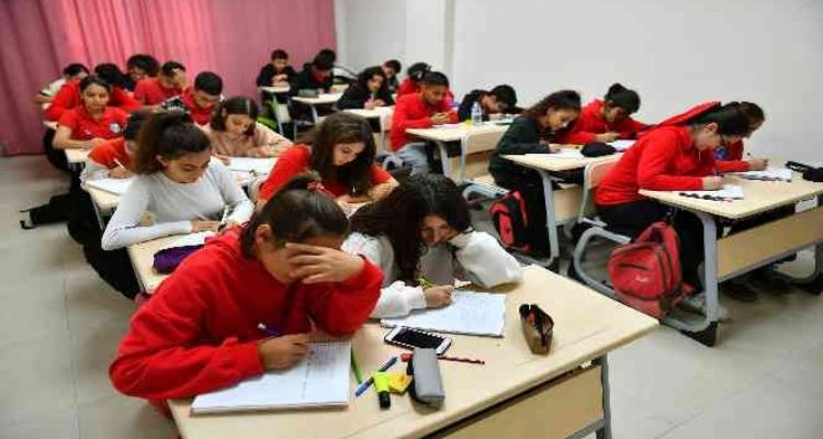 Mersin'de kurs merkezleri çoğalıyor