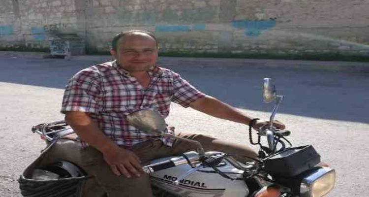 Kamyonun fırlayan tekerinin çarptığı motosikletli genç hayatını kaybetti