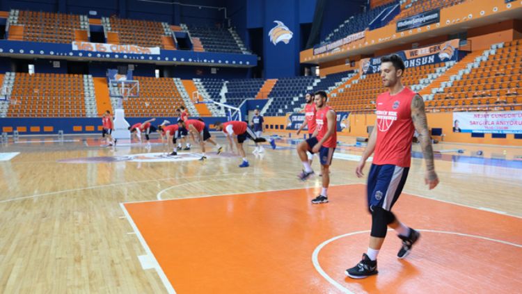 MSK ERKEK BASKETBOL TAKIMI, SEZONUN İLK ANTRENMANINI YAPTI 