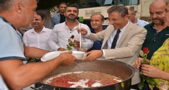 AKDENİZ BELEDİYESİ'NDEN AŞURE İKRAMI