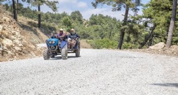 Erdemli'de Şahna-Üzümlü arasındaki 2 bin 600 metrelik yol yenilendi