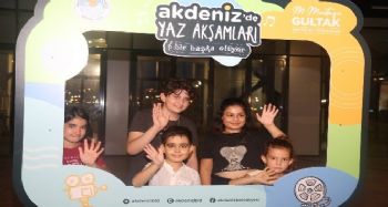 Akdeniz'de hem konser hem sinema keyfi