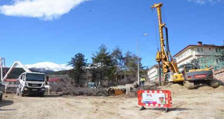 Çamlıyayla'ya katlı otopark yapılıyor