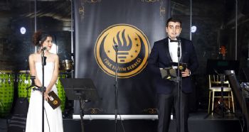 TÜRK EĞİTİM DERNEĞİNİN CUMHURİYET BALOSU’NDA 33 MEŞALE YAKILDI