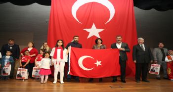 ÖĞRENCİLER, İSTİKLAL MARŞI’NI EN GÜZEL OKUMAK İÇİN YARIŞTI