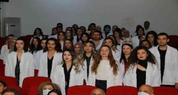 Beslenme ve Diyetetik Bölümü öğrencileri önlük giydi