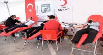 Toroslar Belediyesi, Kızılay ile birlikte kan bağışı kampanyası düzenledi