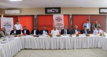 Bakan Elvan: Ülke yönetimine soyunan insanlar öyle ağzına geleni söylememeli