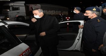 Vali Su, yılbaşı gecesi görev yapan güvenlik güçlerini ziyaret etti