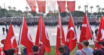 BÜYÜK ÖNDER ATATÜRK SAYGI VE MİNNETLE ANILDI