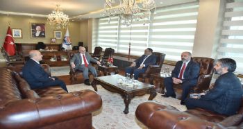 VALİ ÇAKACAK, MHP’NİN YENİ İL YÖNETİMİNİ KABUL ETTİ