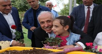 Akdeniz Belediyesi Meclis üyelerinden örnek davranış