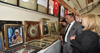 TORTEK kursiyerlerinden kağıt rölyef sergisi