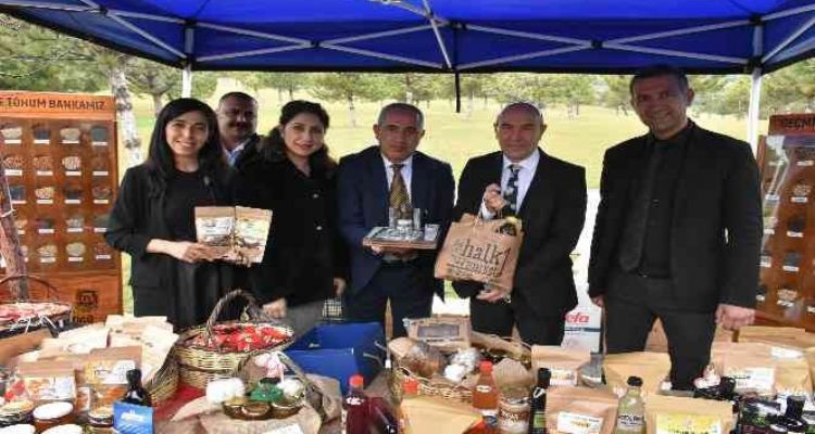 Tarsus Belediyesi, İzmir Tohum Takas Şenliğine katıldı