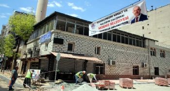 Hasırcı Cami etrafındaki kaldırımlar yenilendi
