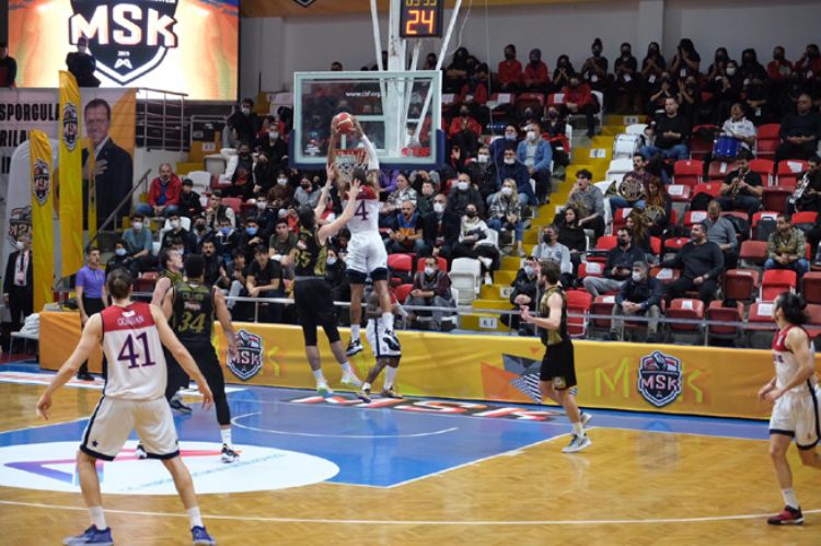 Büyükşehir Msk Erkek Basketbol Takımı 32 Sayı Farkla Galip