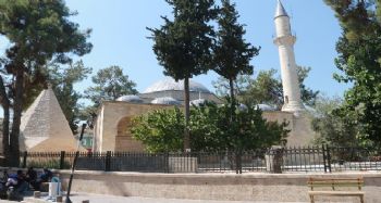 Tarihi Laal Paşa Camii için Mersin milletvekili Şimşek devrede