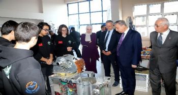 Vali Su, R3D3 Robot Takımının çalışmalarını inceledi