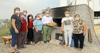 Asırlık Girit ekmeği Akdeniz ilçesinde yaşatılıyor