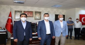 Partisinden istifa eden CHP'li eski belediye meclis üyesi AK Parti'ye katıldı