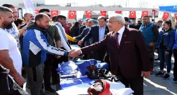 Mersin Büyükşehir Belediyesi'nden salon sporlarına destek