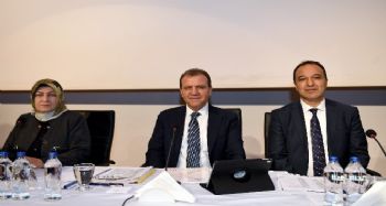 Seçer: "Kendini yakmak isteyen vatandaş Haziran'da disiplin soruşturmasıyla çıkarıldı”