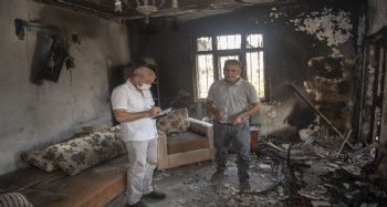 Mersin'de yangının külleri ortadan kaldırılıyor