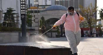 Mersin'de her yer dezenfekte ediliyor